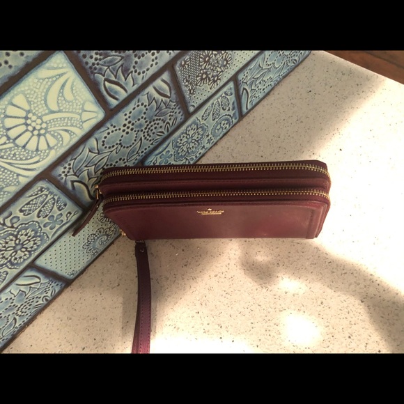 Burgundy Kate Spade wristlet - Picture 7 of 7